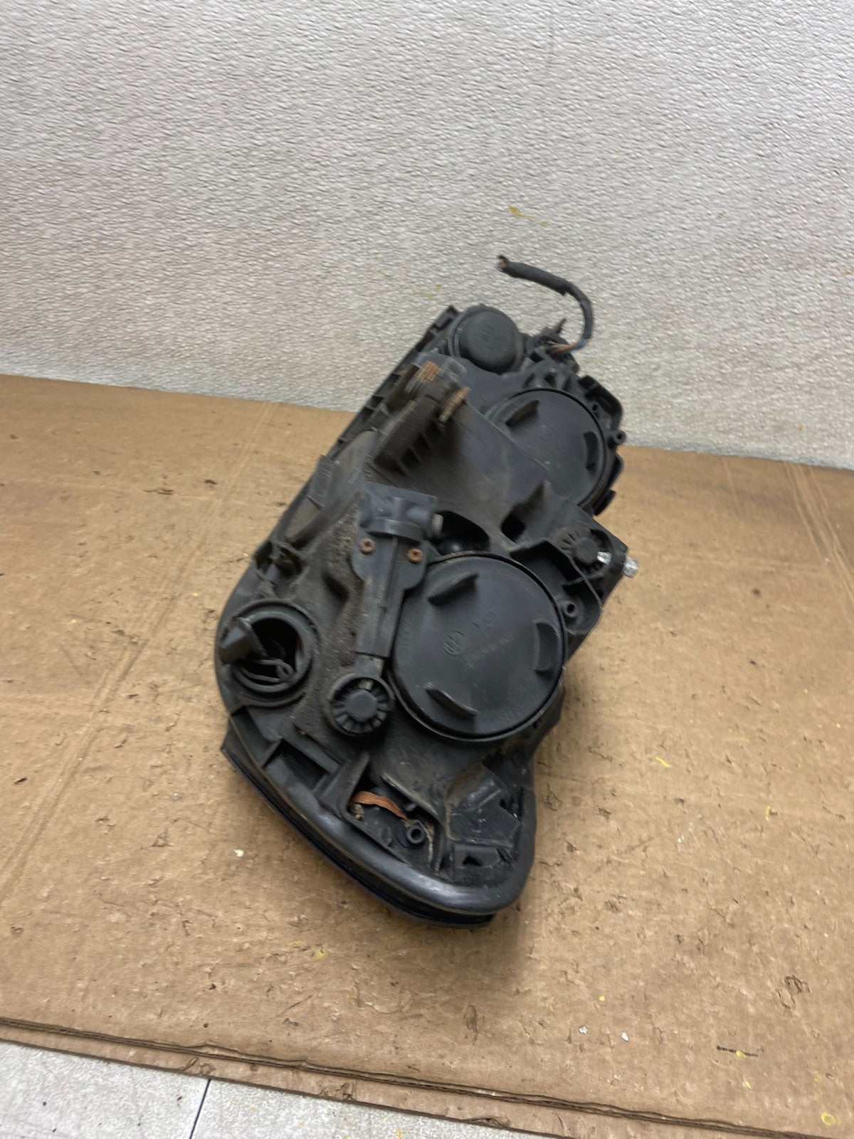 2012-2015 Volkswagen Passat Right Passenger RH  Halogen Headlight OEM Y8318 DW6