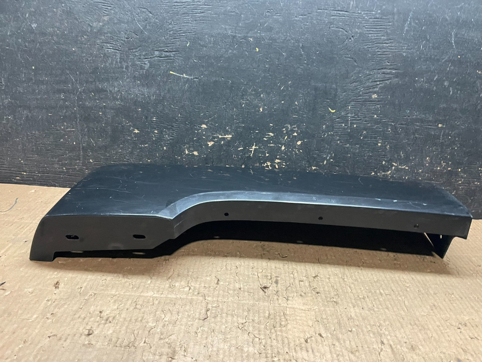 2006 to 2010 Hummer H3 Rear Right Flare Door Molding Trim OEM Y6717 DG3