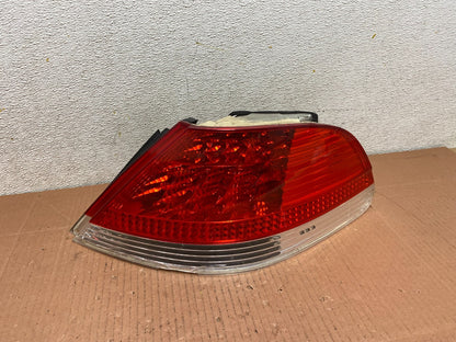 2002 to 2005 BMW 7-Series 745i 760i Right Passenger Tail Light Oem M1090 DW0