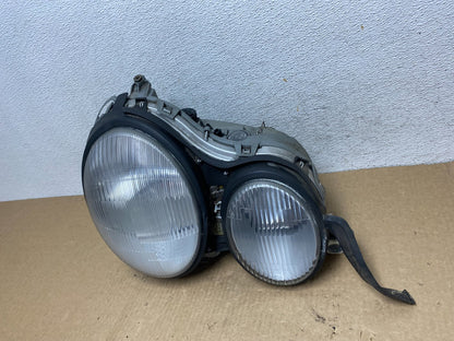 1996-1999 Mercedes E E320 E430 Right Passenger RH Side Headlight AF9631 DW1