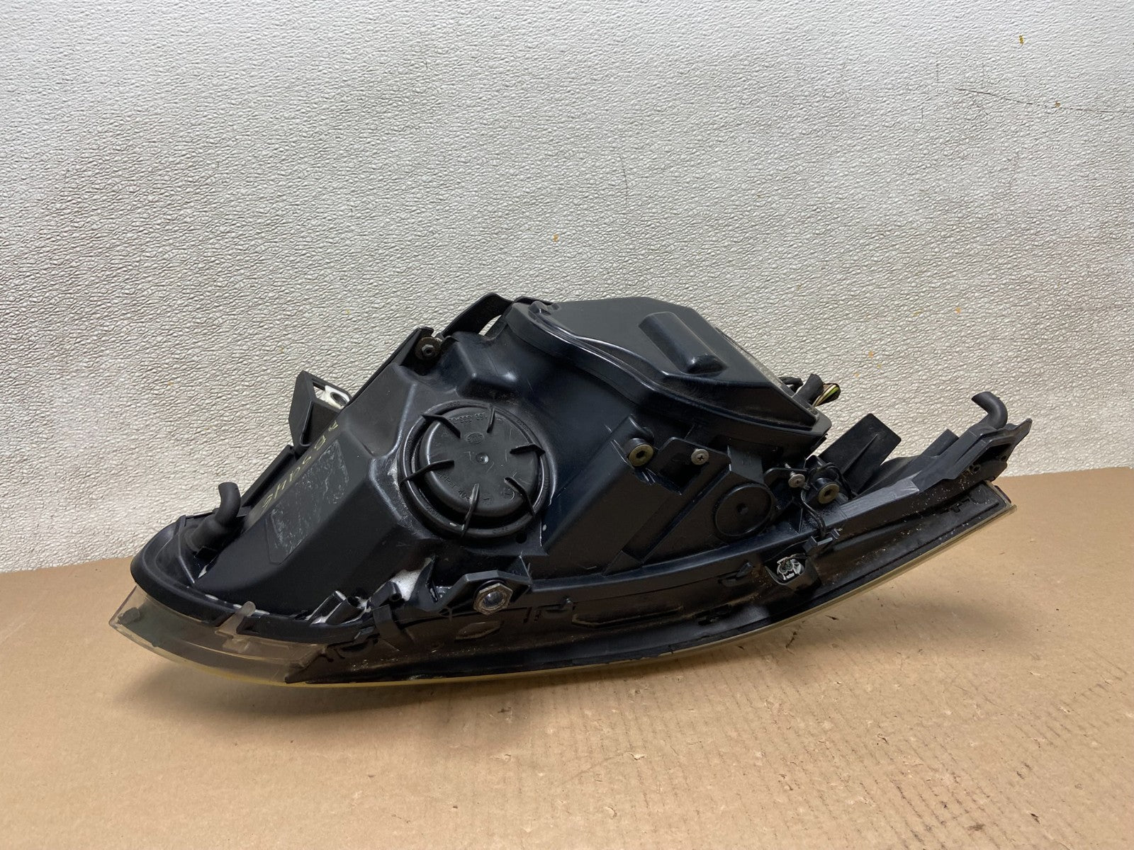 2004 to 2007 BMW 525i 5 Series Headlight Left LH Xenon AFS AB5946 DW5