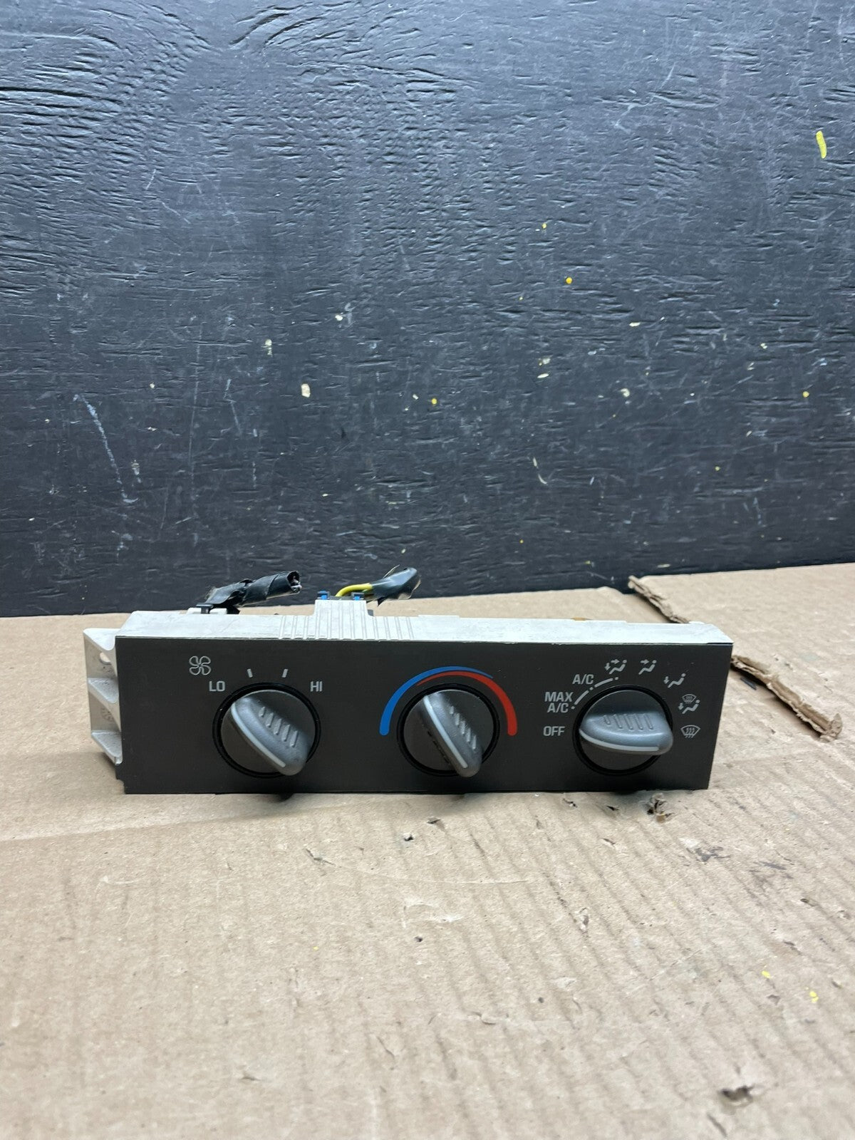 2001 - 2007 GMC Chevrolet Express 1500 Climate Control A/C T4489 DG0