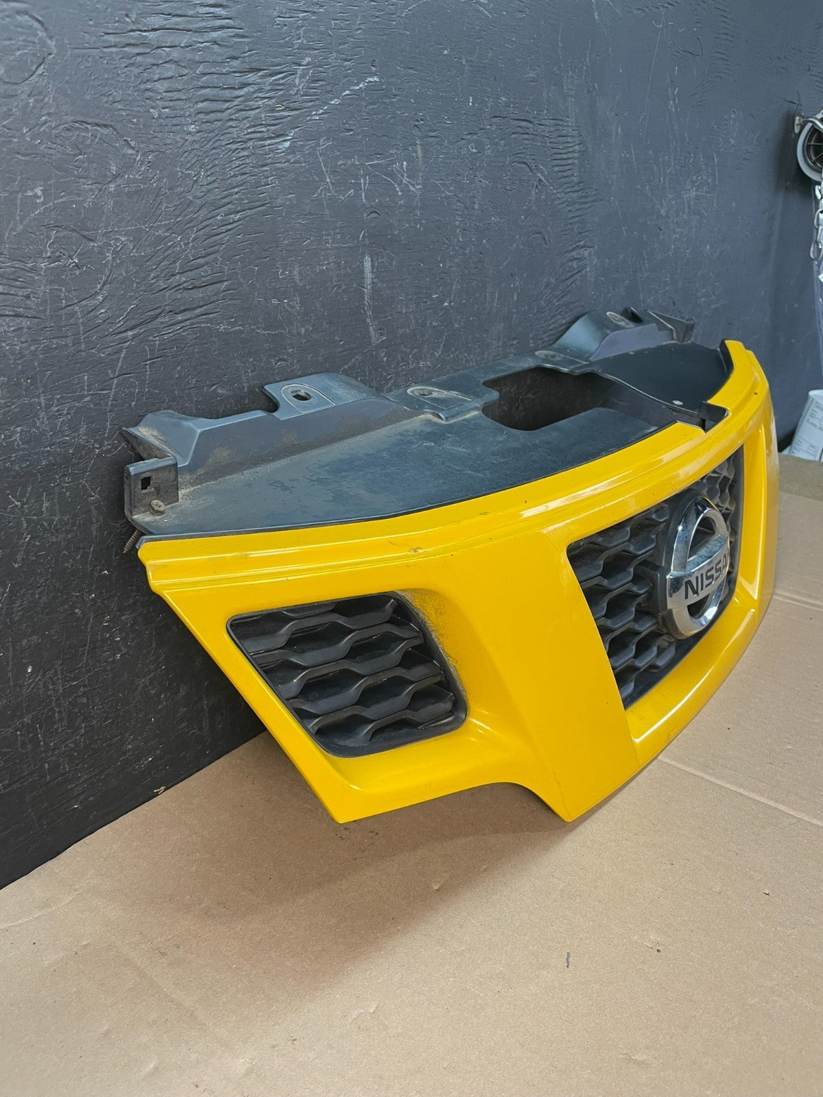 2013 to 2019 Nissan NV200 Front Upper Grill Grille AD8371 DG2