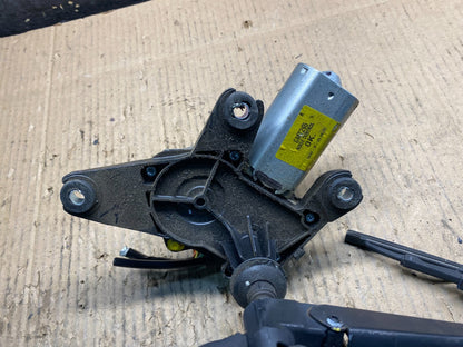 2004 to 2009 Cadillac SRX Rear Windshield Washer Wiper Motor Y1379 DG4