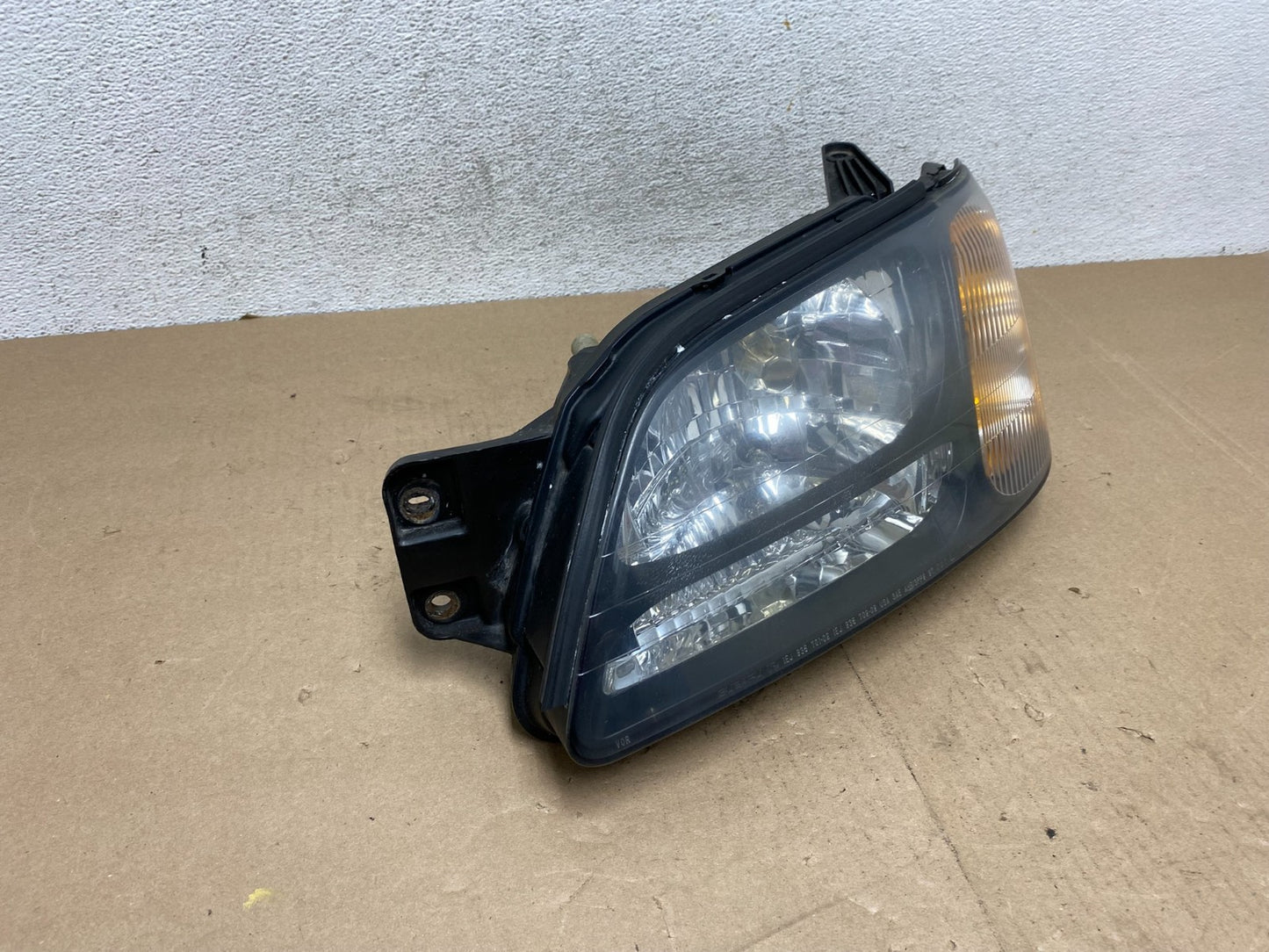 2001-2004 Subaru Legacy Outback Left Driver Lh Side Headlight AG4657 DW2