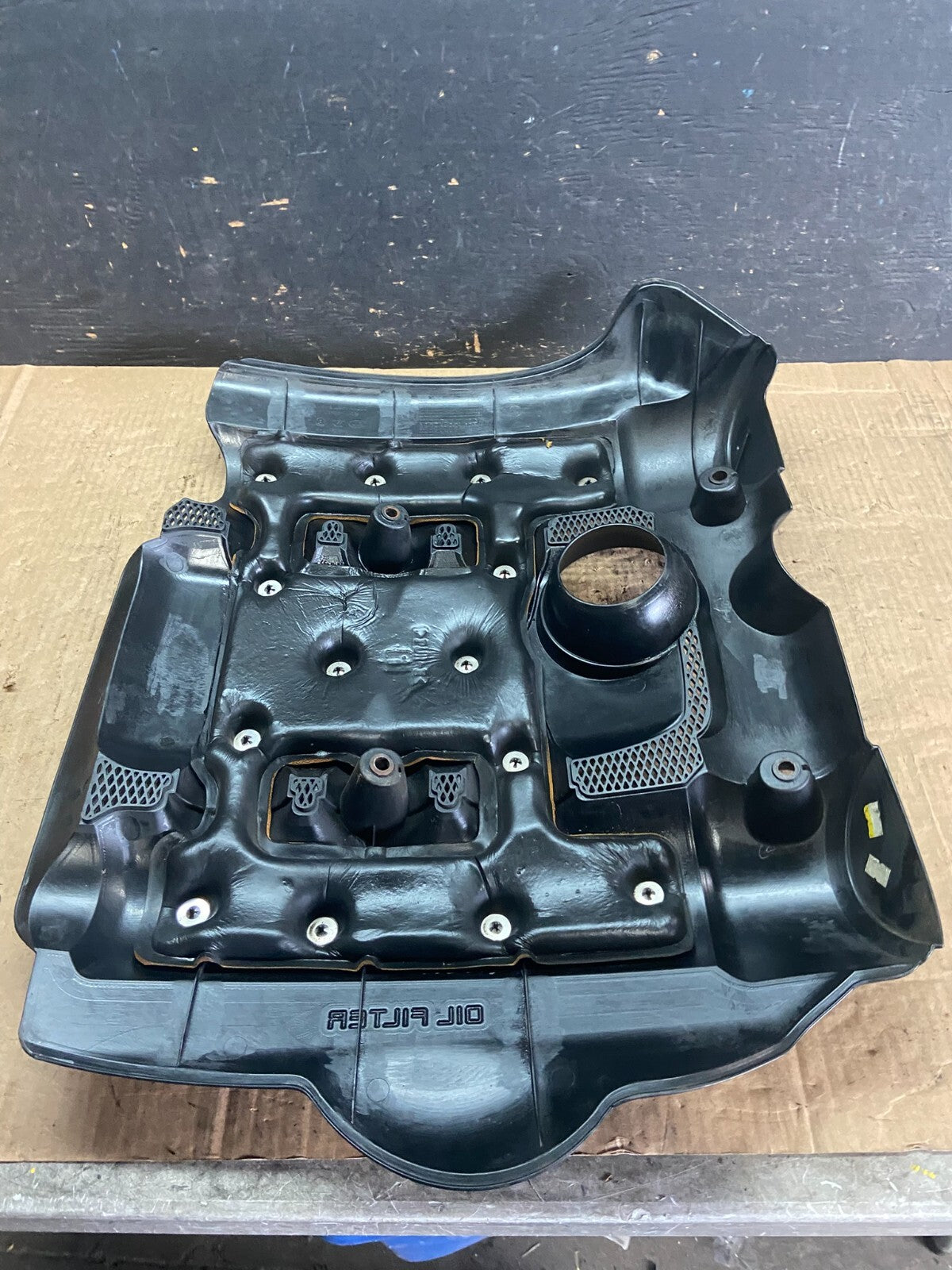 2006 to 2008 Kia Sedona V6 3.8L Engine Motor Cover O3286 PS7