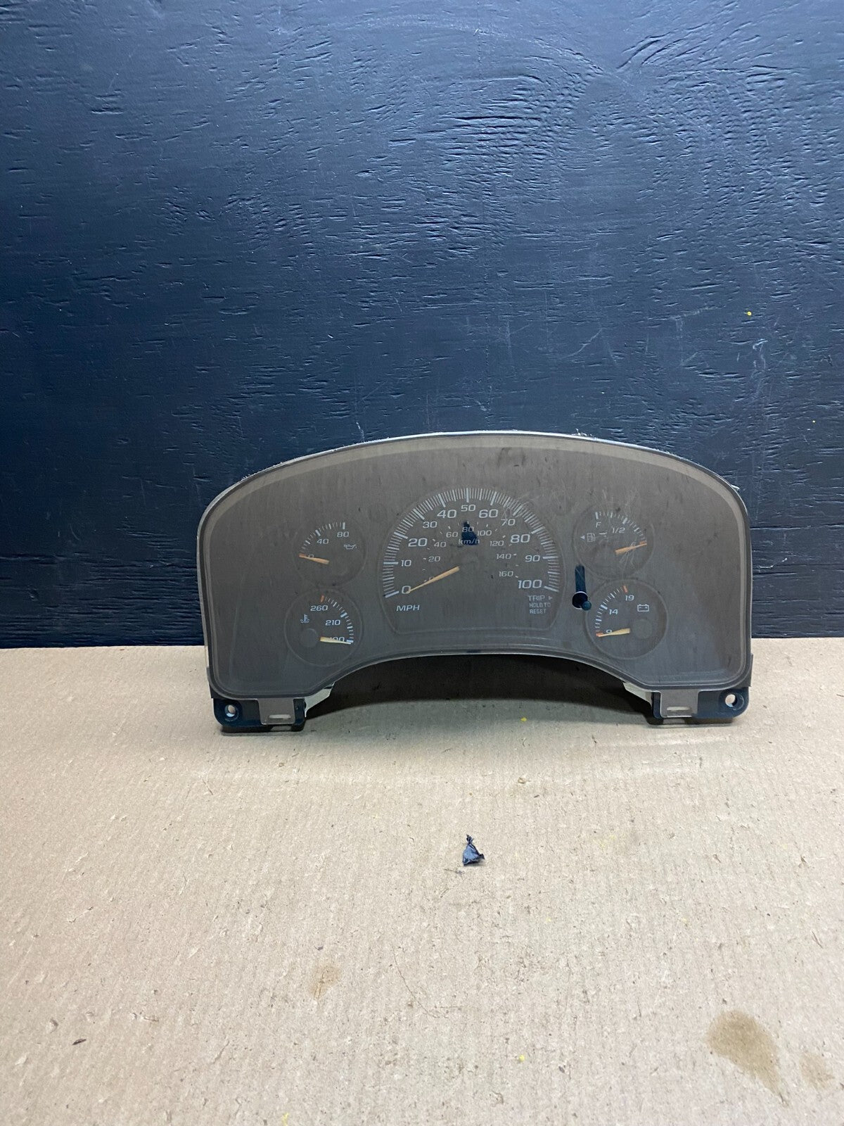 2004 to 2007 Chevrolet Express Speedometer Cluster Gauge E2135 PS0