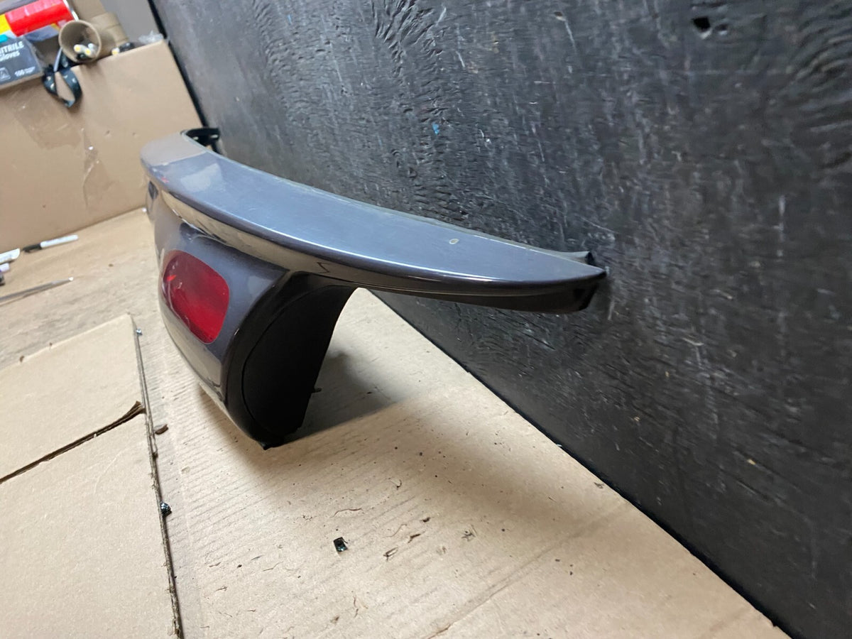 2000 to 2002 Ford Taurus Trunk Rear Center Lid Tail Light Panel u6402 DG1