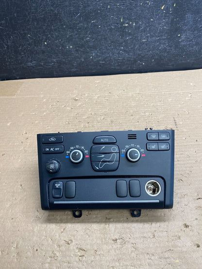 2007-2013 Volvo XC90 Center A/C Climate Control Radio Panel Bezel AG8430 DG0