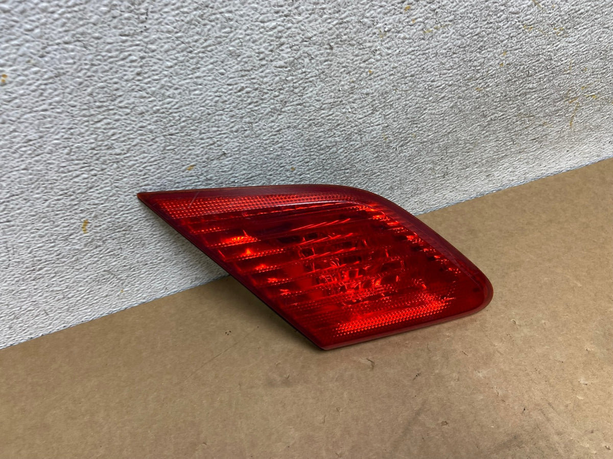 2003 to 2004 Toyota Avalon Left Driver LH Side Inner Tail Light AI3295 LK2