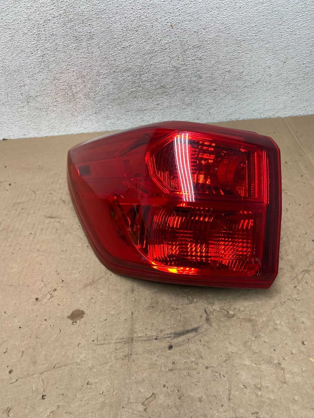 2017 - 2020 Nissan Pathfinder Left Driver LH Tail light AG5340 DW0