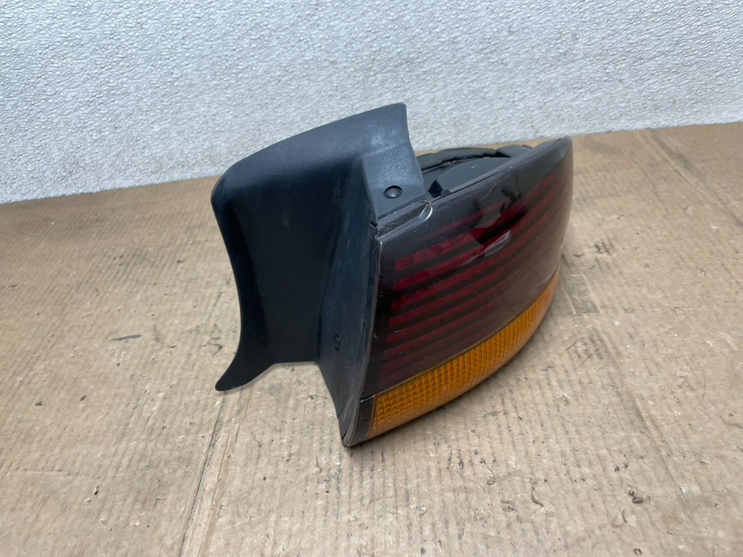 1996 to 1999 Pontiac Boneville Right Passenger Side Tail Light AA65472