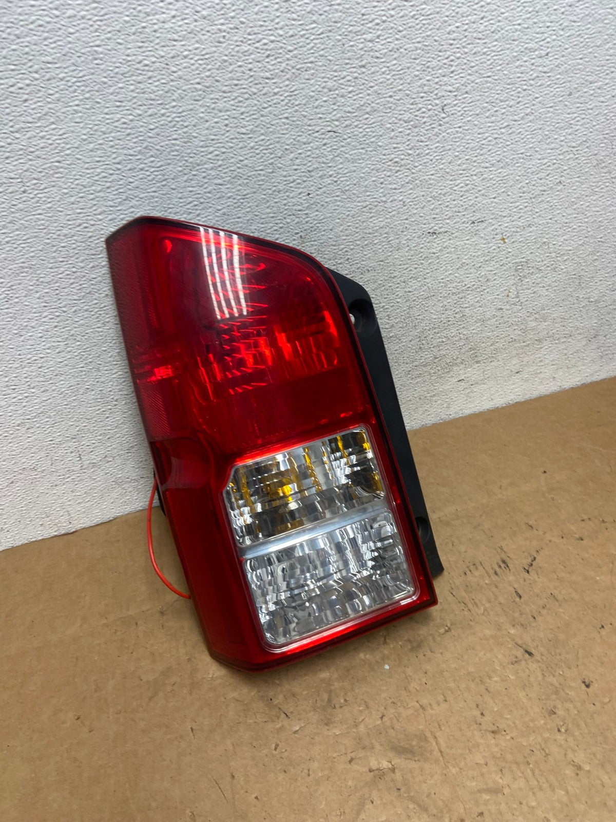 2005 to 2012 Nissan Pathfinder Tail light Left Driver Lh Side AD4971 LK2