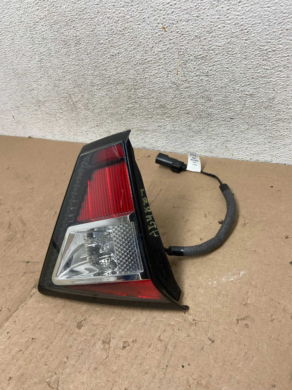 2017 2018 2019 Ford Escape Left Driver LH Inner Tail Light AG4884 DW2