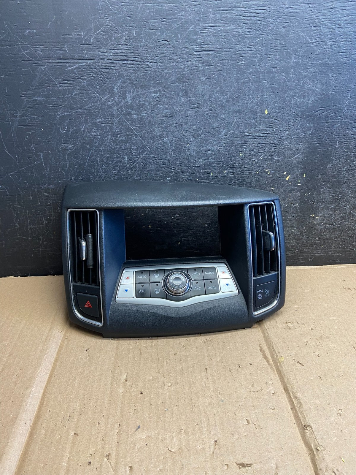 2009-2014 Nissan Maxima Center Console Climate Control Radio Bezel ai2652 DG0