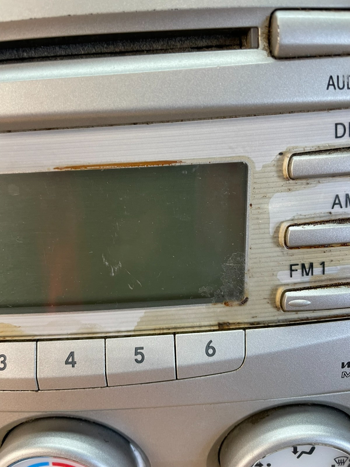 2010 2011 Toyota Camry Radio AM/FM CD Player Climate Control AD5967 DG3