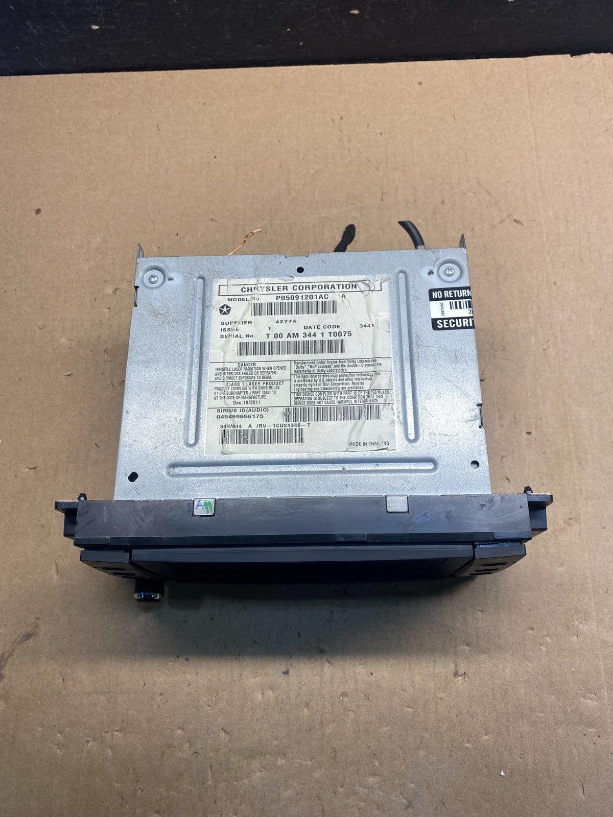 2011-2016 Chrysler Town Country Screen Display Player Satelite Radio AE7448 DW3