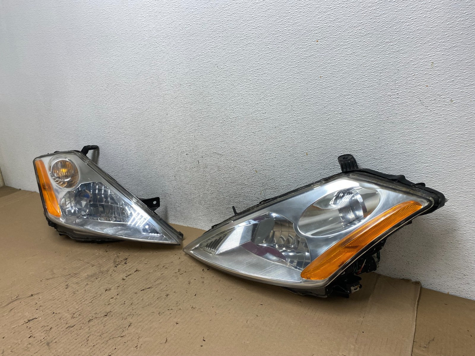 2003 to 2007 Nissan Murano Headlights Halogen Left+Right AE8863 DW1