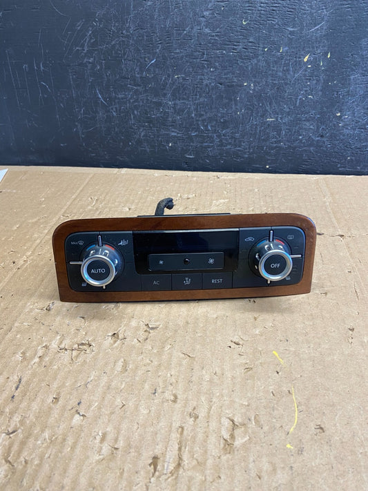 2011 - 2017 Volkswagen Touareg Center Climate Control Panel AC Heater ad6792 DG0