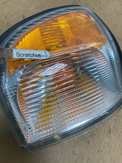 1999 to 2004 Nissan Pathfinder Right Corner Park Light Turn Signal AE3130 LK3