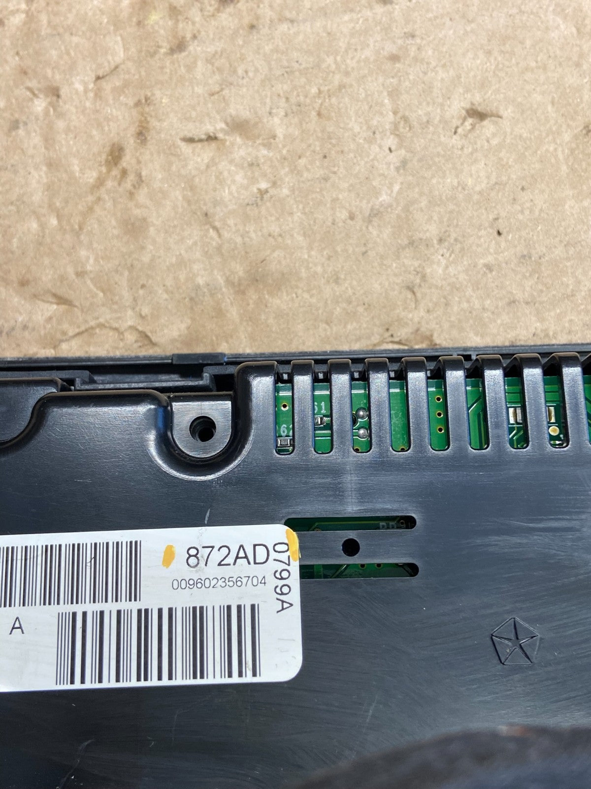 2008 to 2010 Chrysler 300 Dash Heater A/C Climate Control Radio Panel AF2064 DW6