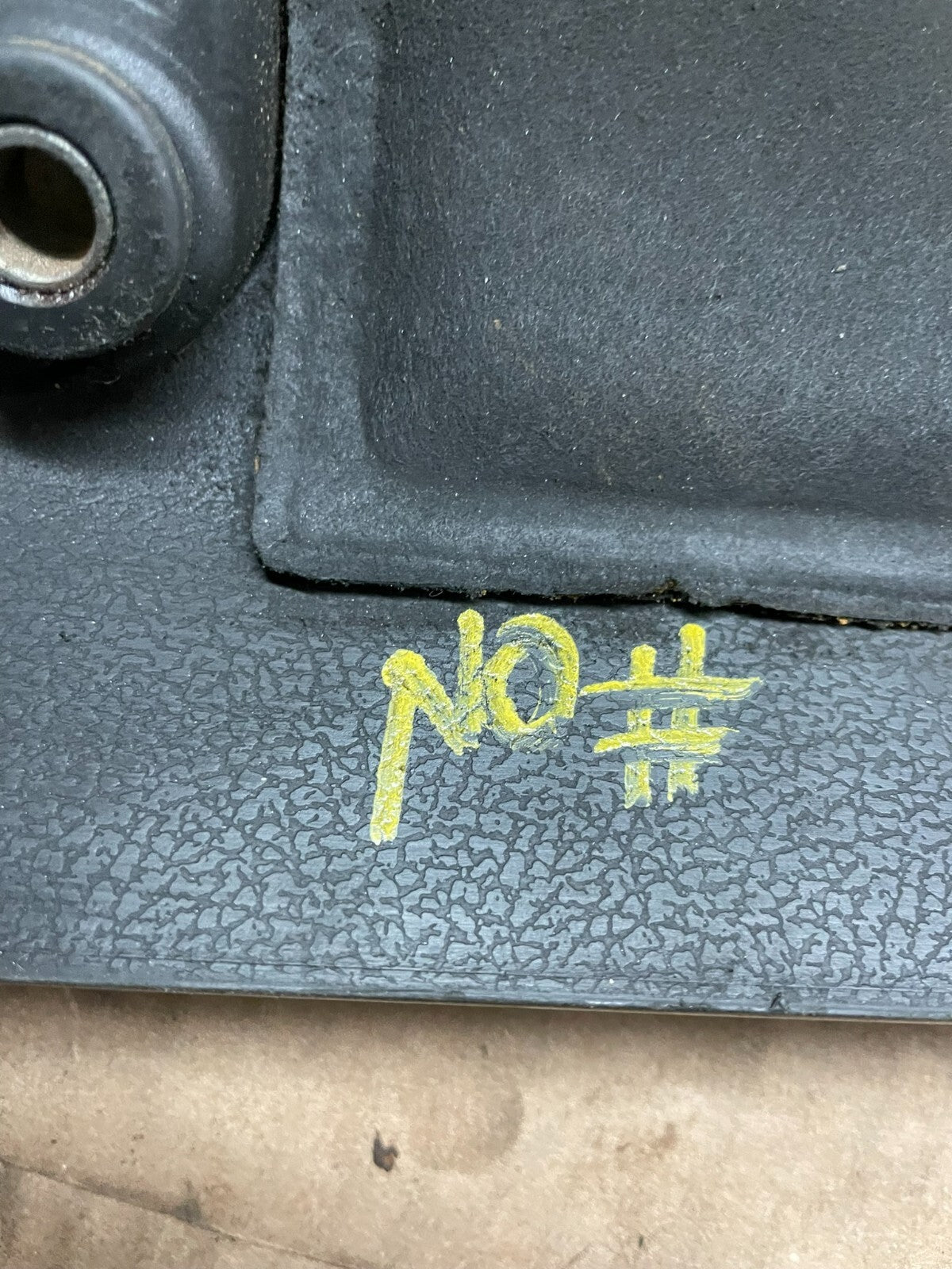 2002 to 2005 Hyundai Sonata 2.4L Engine Trim Cover J6956 PS8