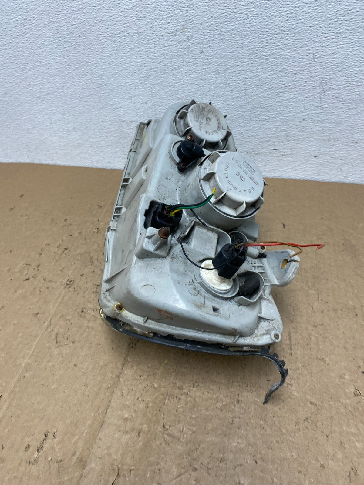 2004 2005 Hyundai XG350 XG Right Passenger RH Headlight Halogen AC7246 DW6