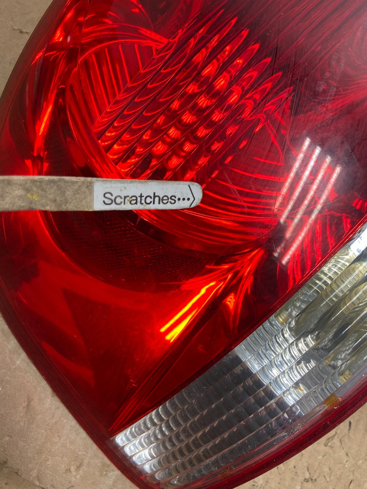 2004-2007 Volkswagen Touareg Lh Driver Left Side Tail Light AC7370 DW3