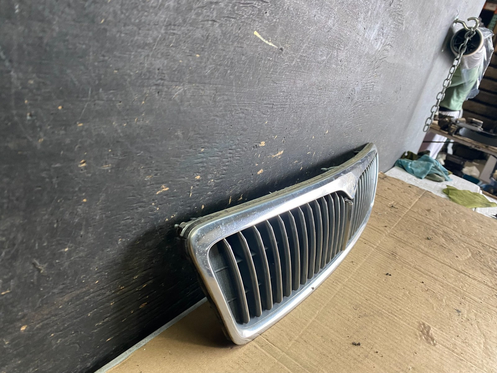 1996 to 1999 Infiniti i30 Front Upper Grill Grille OEM OEM T3967 DG2