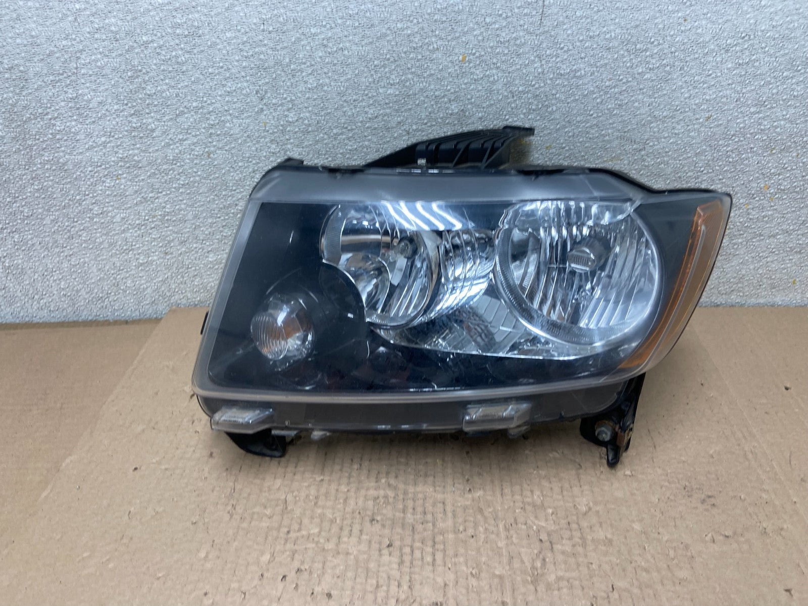 2011 to 2013 Jeep Grand Cherokee Halogen Left Driver Lh Headlight Oem AB2555 DW0