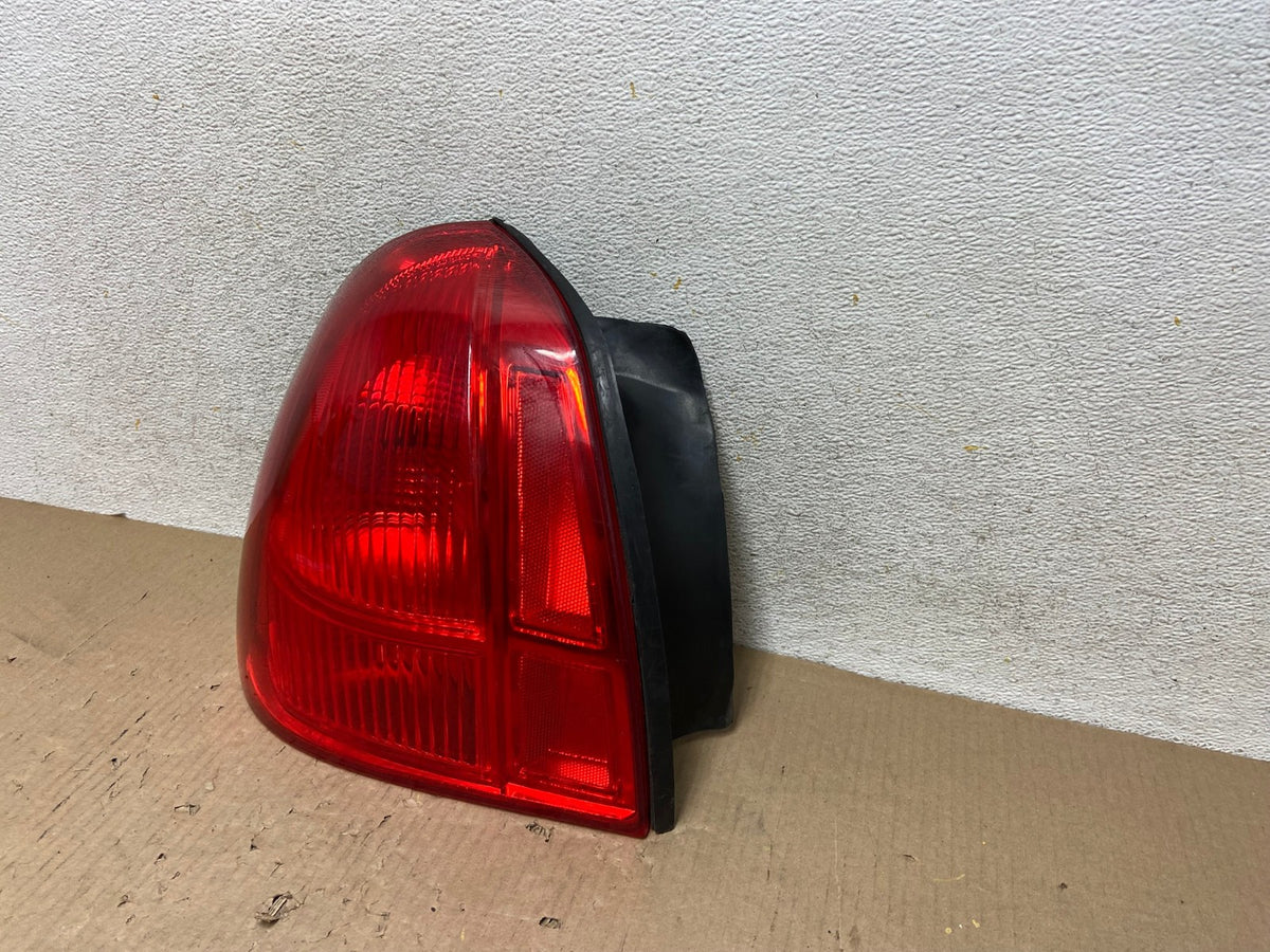 2003 to 2011 Lincoln Town Car Left Driver Lh Side Tail Light AH5881 LK2
