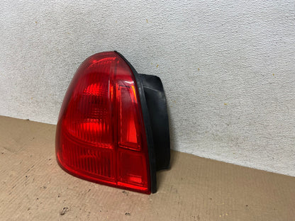 2003 to 2011 Lincoln Town Car Left Driver Lh Side Tail Light AH5881 LK2