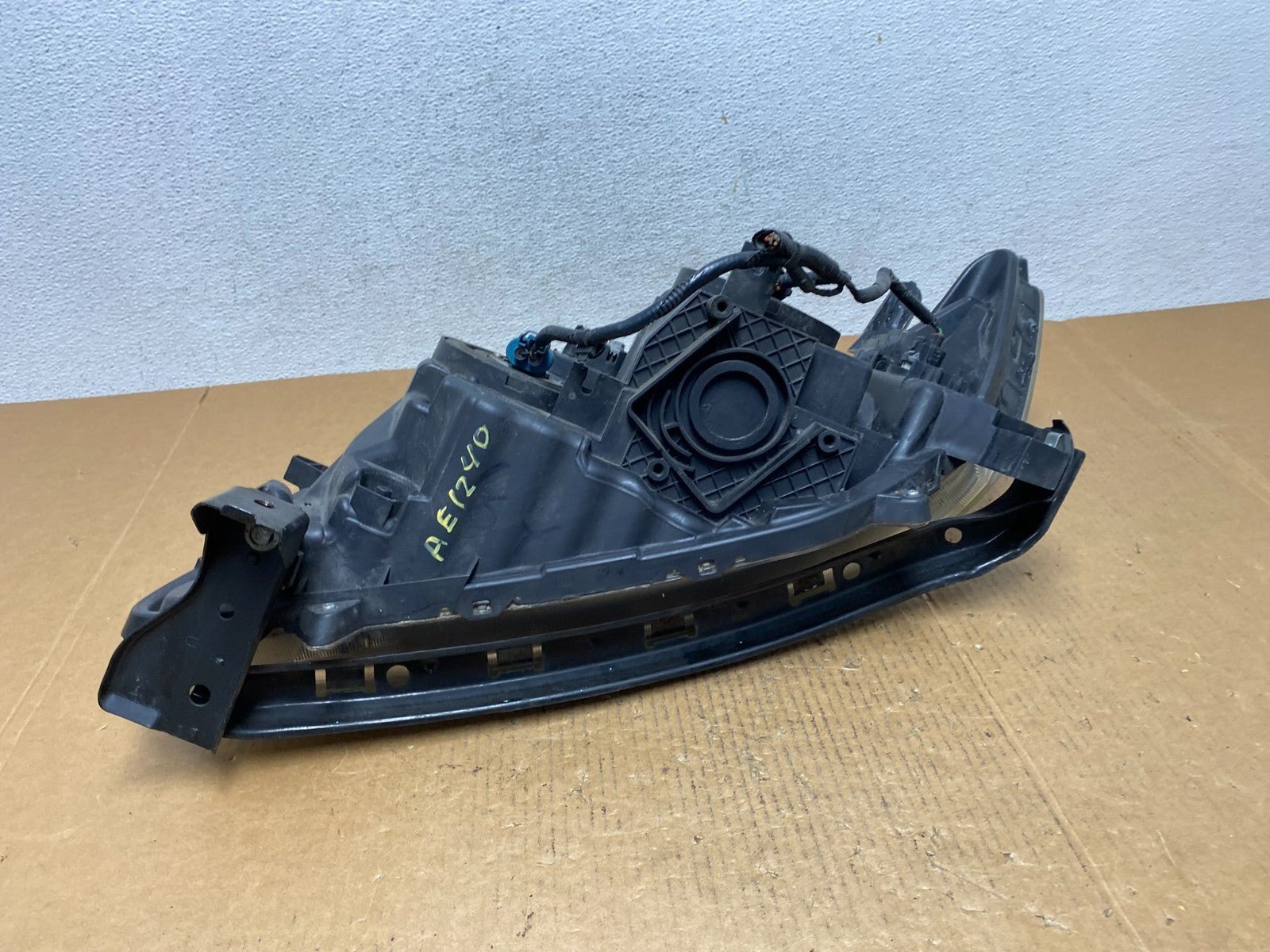 2011 to 2013 Honda Odyssey Front Right Passenger Headlight Halogen AE1240 DW7