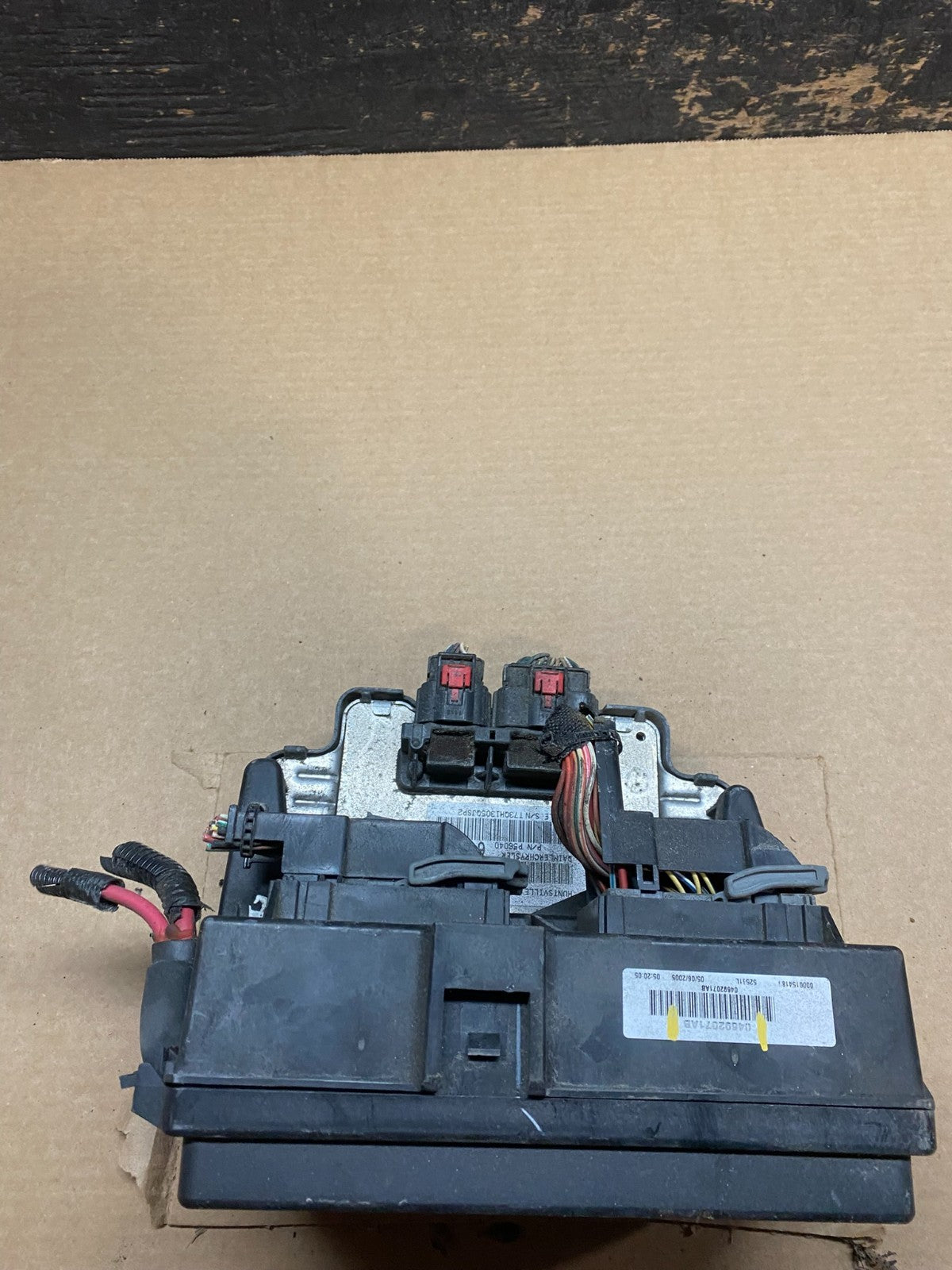 2005 Jeep Grand Cherokee BMC Body Module Power Fuse Box Relay V6881 DG2