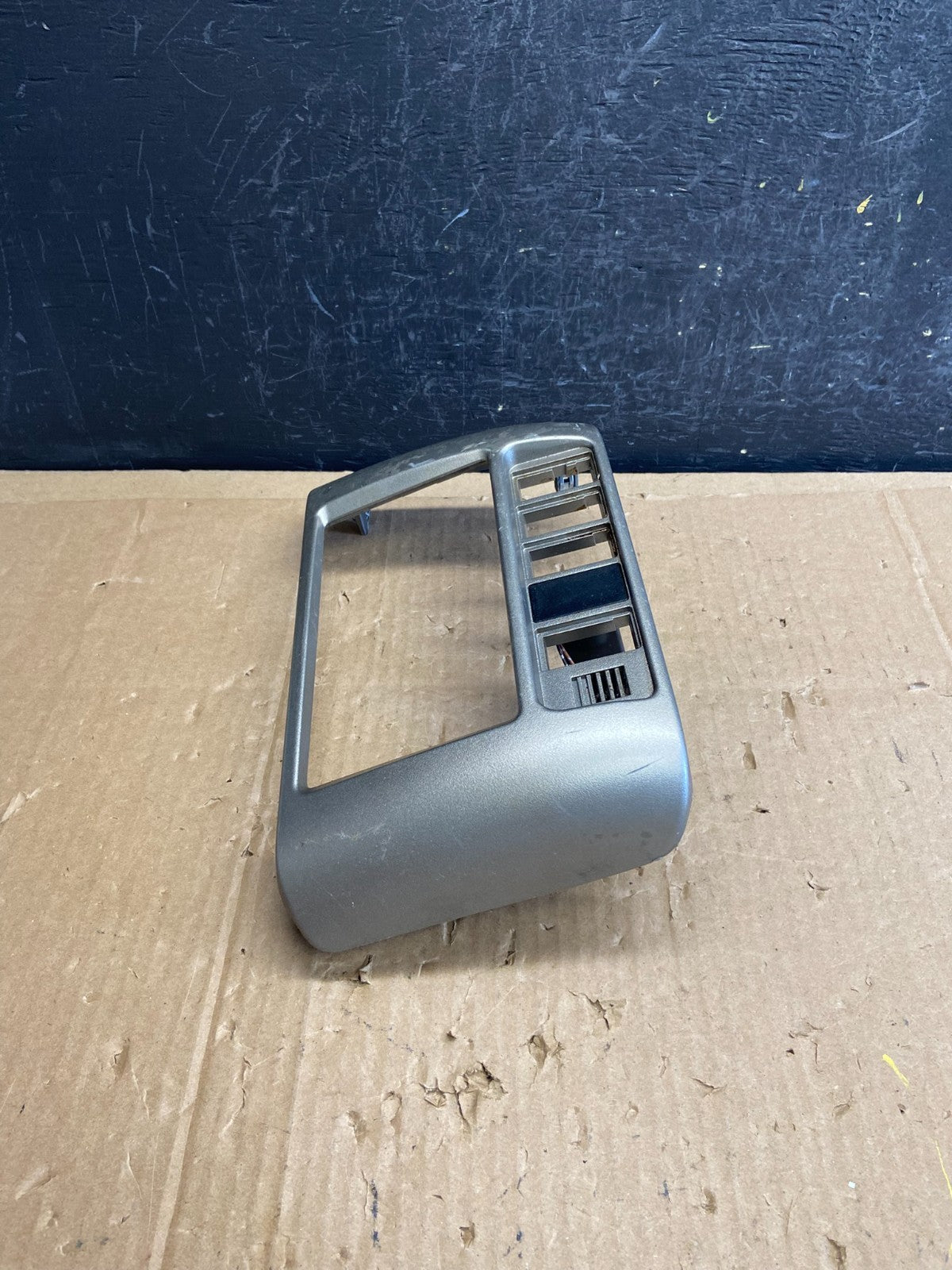 2001-2003 Toyota Sienna Center Console Dash Radio Bezel Trim ad2256 DG1