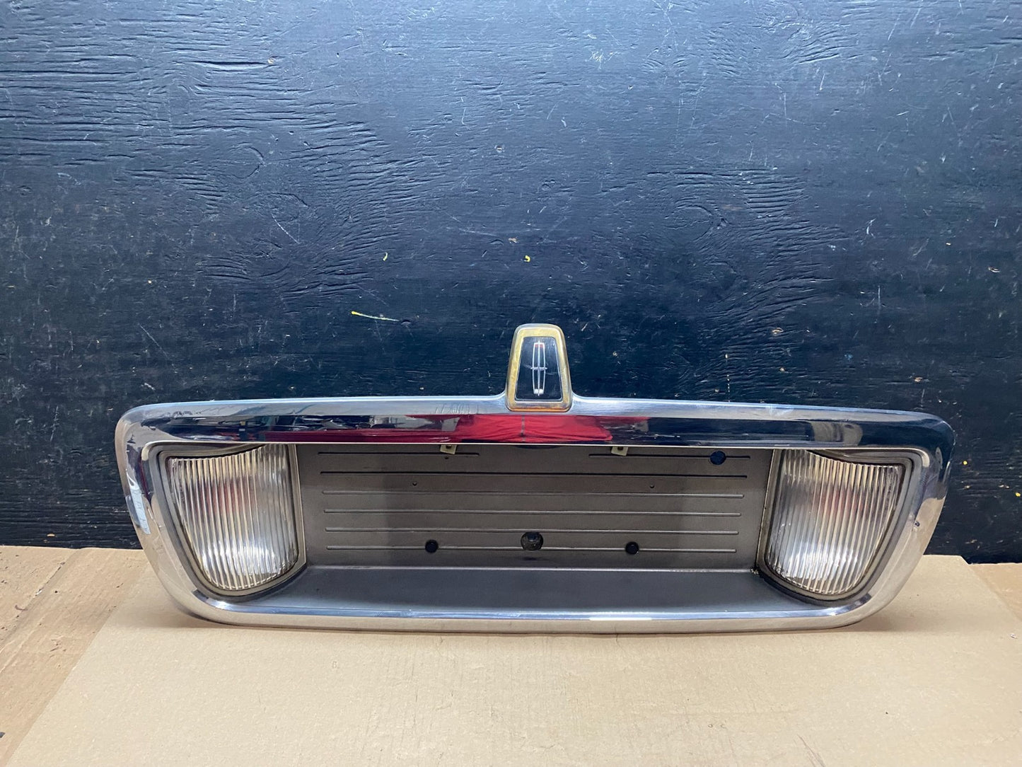 2003 to 2011 Lincoln Town Car Rear License Plate Trim Panel U7440 DG0