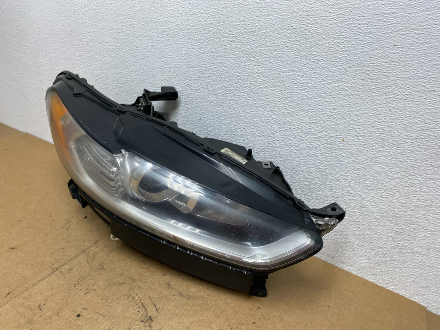 2013 to 2016 Ford Fusion Right Passenger Rh Side Headlight AC3534 DW1