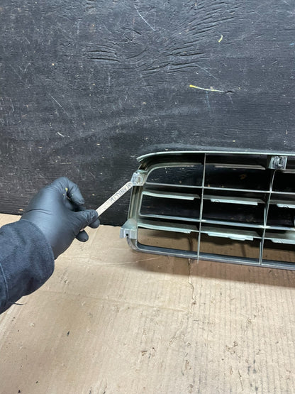 2003 to 2005 Subaru Forester Front Upper Grill Grille U6079 DG9