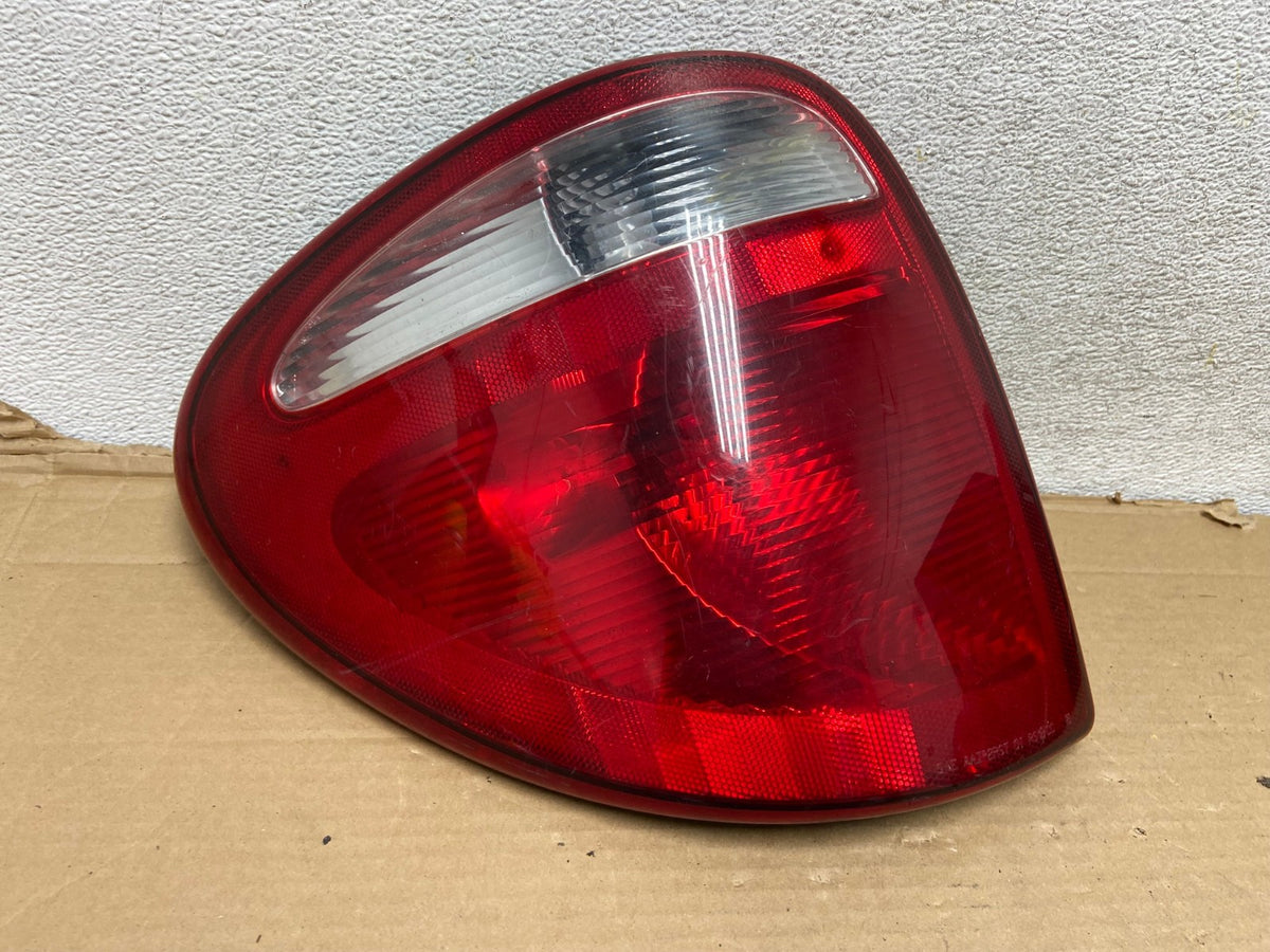 2004 to 2007 Dodge Grand Caravan Left Driver Lh Tail Light AG9186 LK0