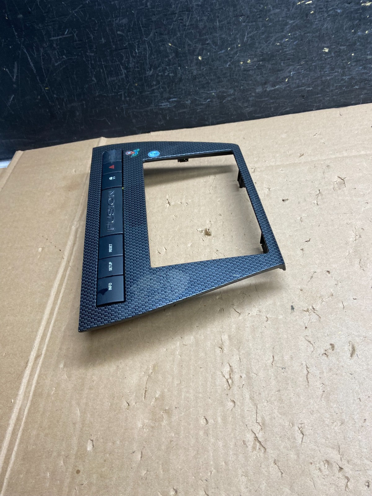 2006 to 2009 Ford Fusion Center Dash Radio Bezel Trim ai6160 DG1