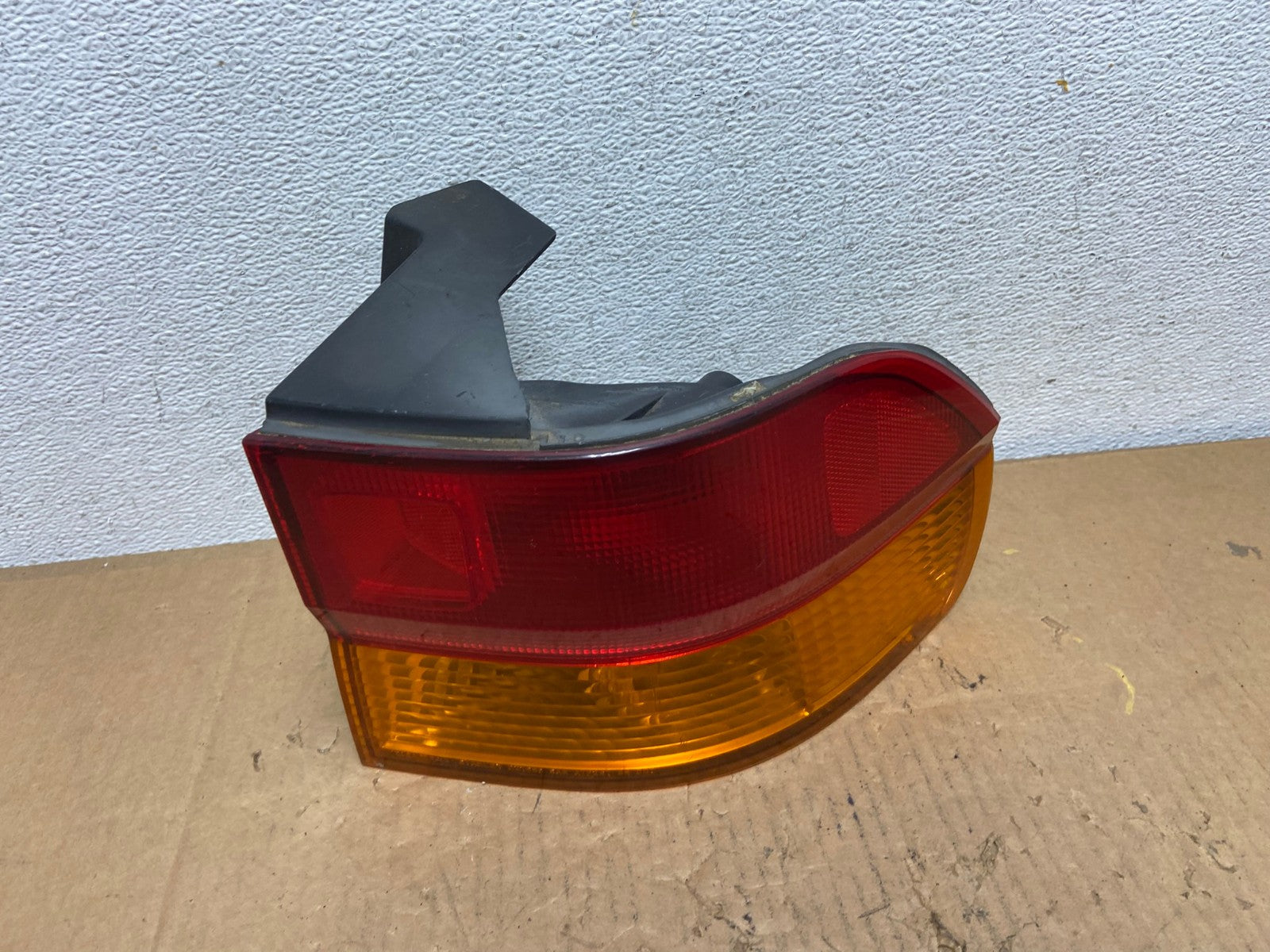 2002 2003 2004 Honda Odyssey Right Passenger Side Tail Light AD1068 LK0