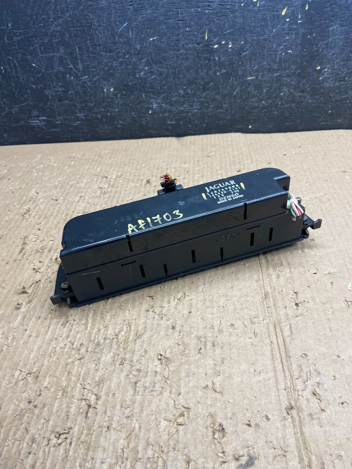 1998 to 2003 Jaguar XJ8 Climate Control Heater A/C Panel af1703 DG4