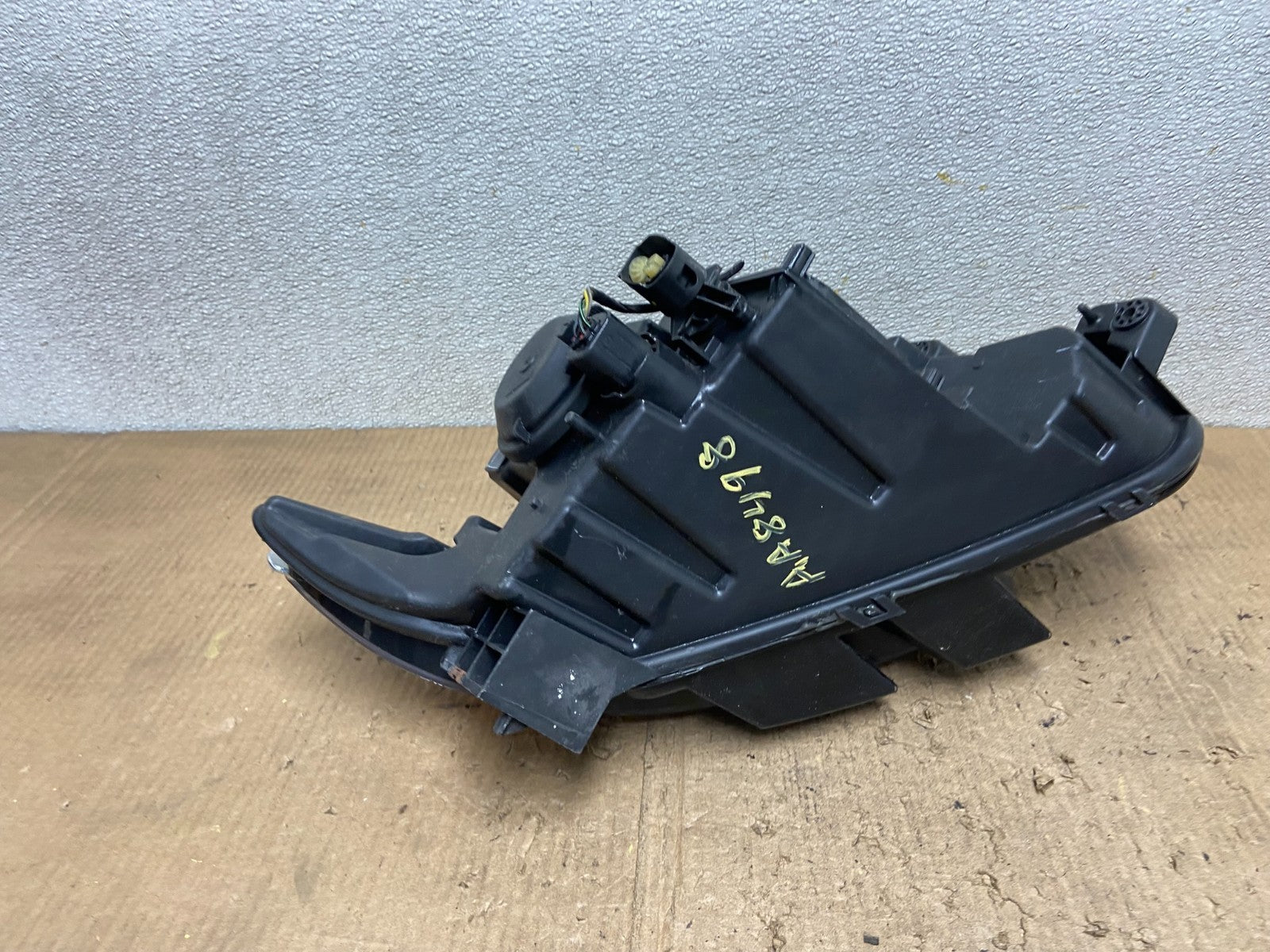 2011 to 2014 Ford Edge Front Left Driver Side Headlight Halogen Oem AA8498 DW6