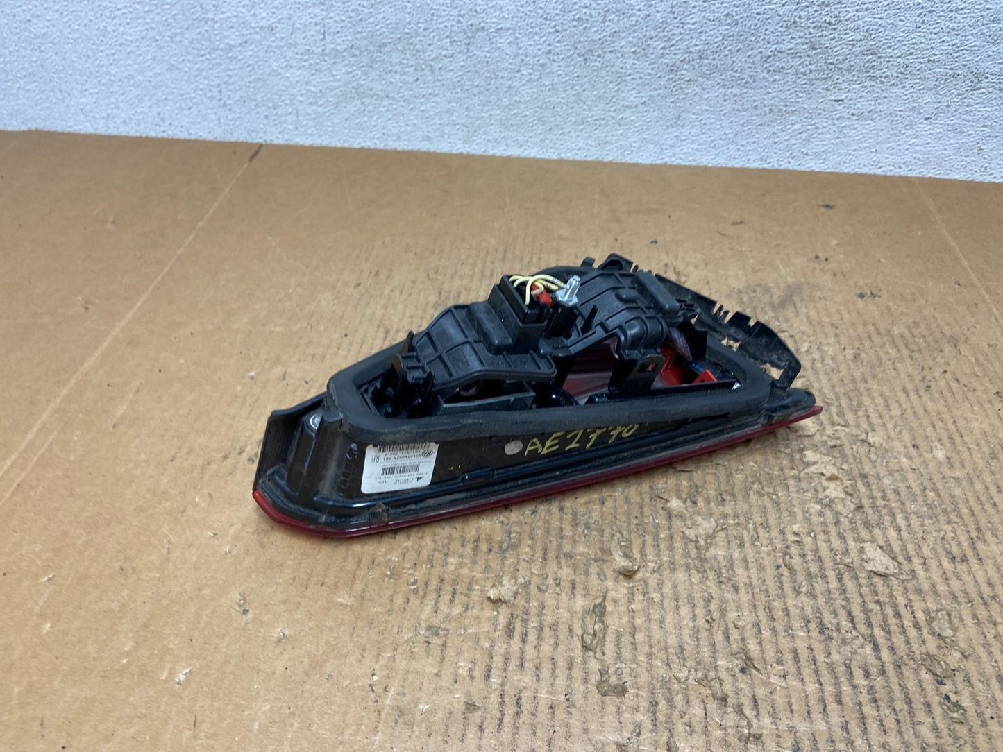 2016-2019 Volkswagen Passat Left Driver Side Inner Tail Light AE27705
