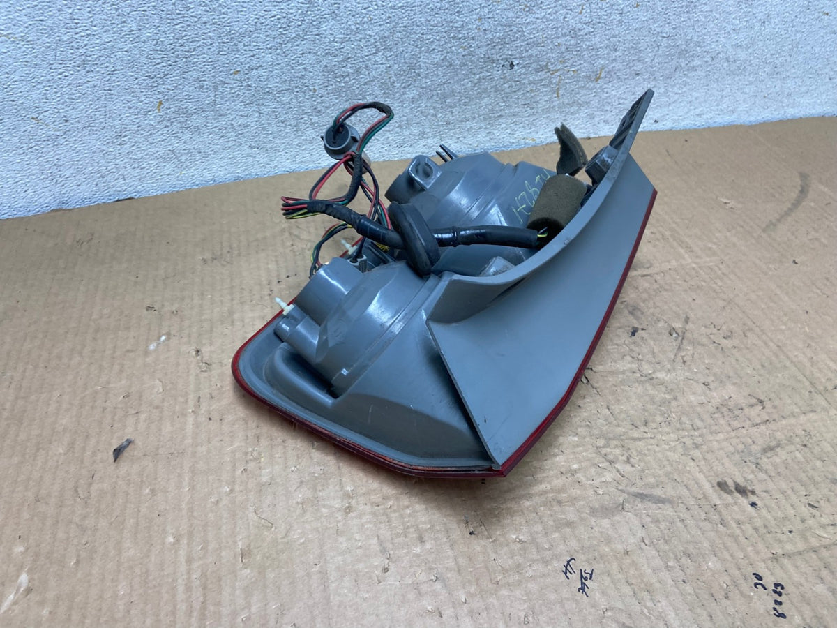 2003 2004 2005 Honda Pilot Left Driver LH Side Tail Light AI8271 LK4
