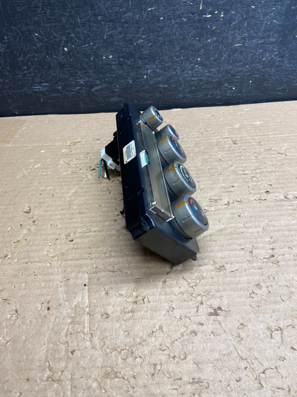 2005-2008 Nissan Pathfinder Radio A/C Heat Temperature Climate Control AG85771