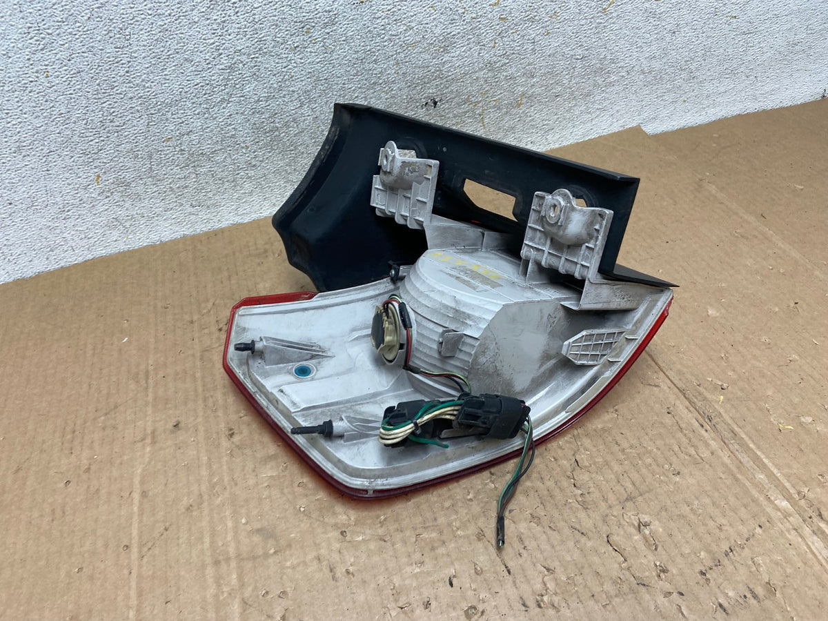2010 to 2017 GMC Terrain Halogen Right Passenger Rh Side Tail Light AI5556 LK6