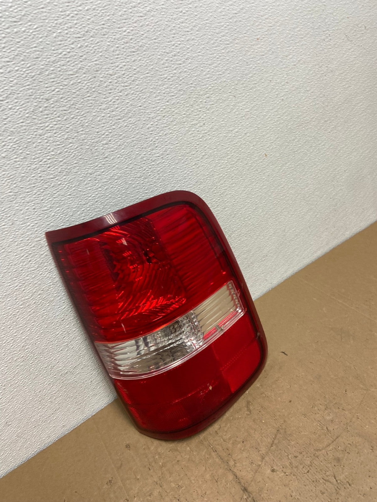 2004 to 2008 Ford F150 F-150 Right Passenger RH Side Tail Light AC7281 LK2