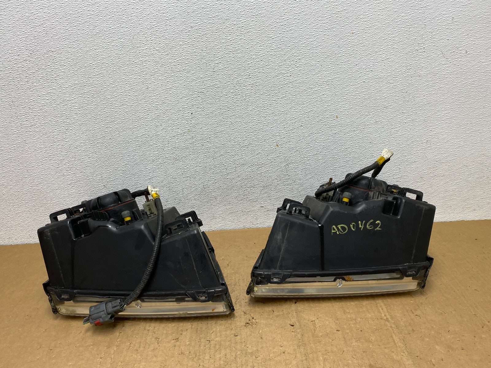 2002-2005 Mercury Mountaineer Left+Right Side Halogen Headlights AD0462 DW11