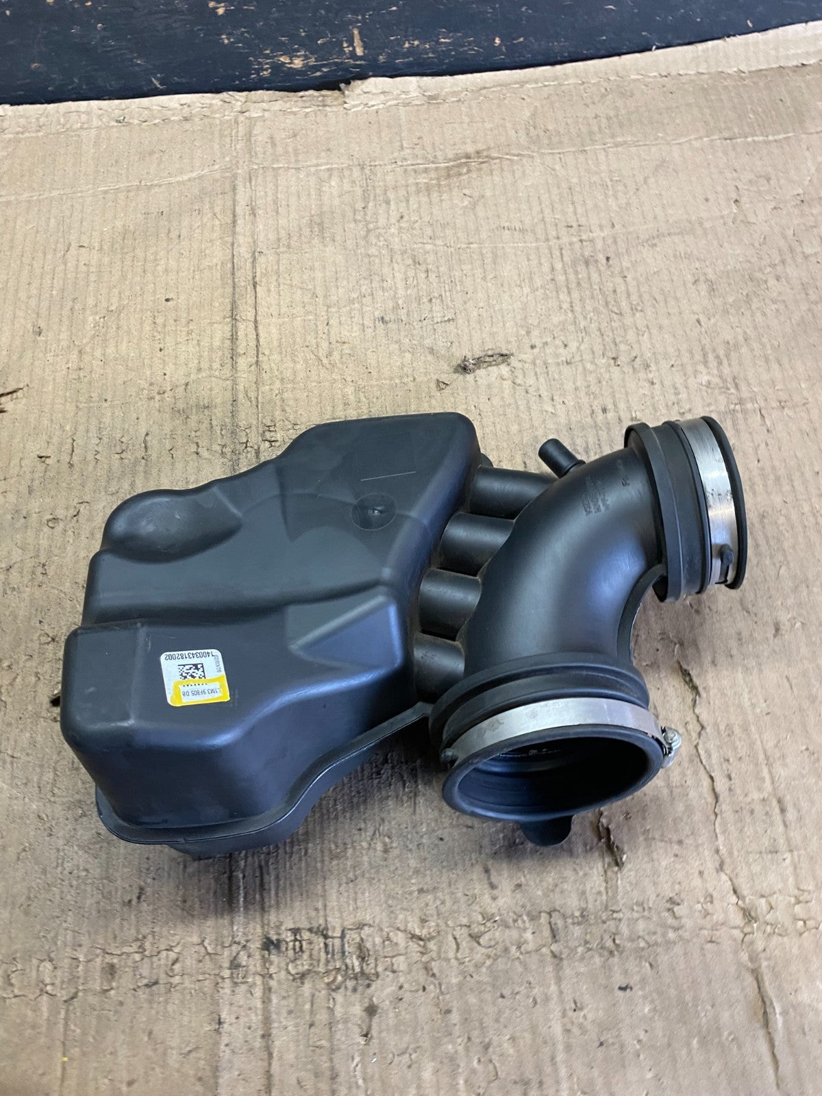 2020 to 2022 Ford Explorer OEM Air Right Intake Cleaner Inlet OEM p0886 DG4